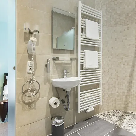 Visage Apartment *
